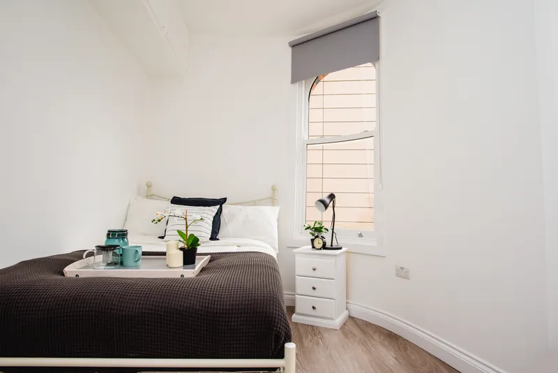 Flat C, 25 Lister Gate - Luxury 5 Bed City Centre Apartment - Thumbnail 11